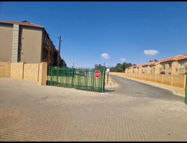 2 BEDROOM APARTMENT FOR SALE IN GREEN HILLS